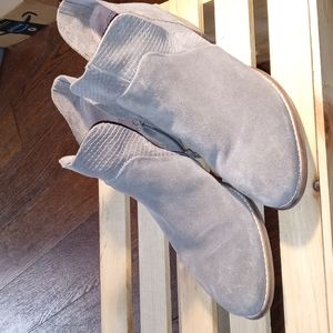 Seychelles GRAY SUEDE ANKLE BOOTS